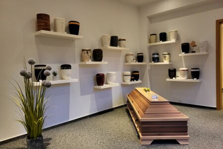 Bestattungen Schnabel Sarg- und Urnenausstellung in Iserlohn